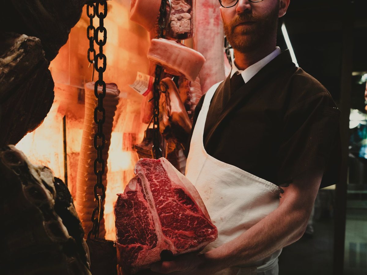 Landmetzgerei Hochhauser – Schlachthof & Wurstproduktion